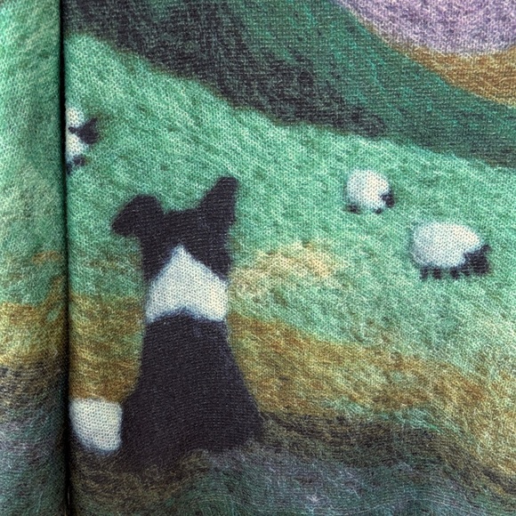 Unique lightweight sweater with dog and sheep - Picture 3 of 6